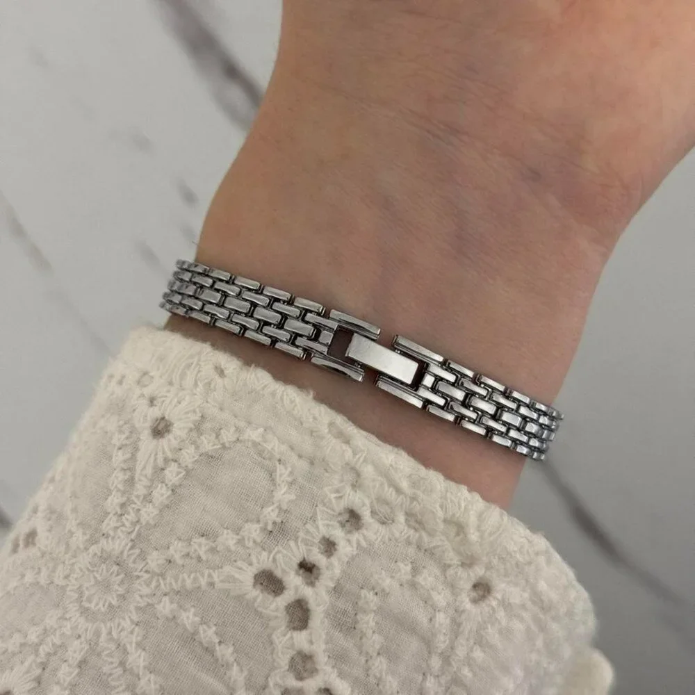 Sku0261 Retro Silver White dial Women‎ Casual Round Watch Bracelet + gift bag